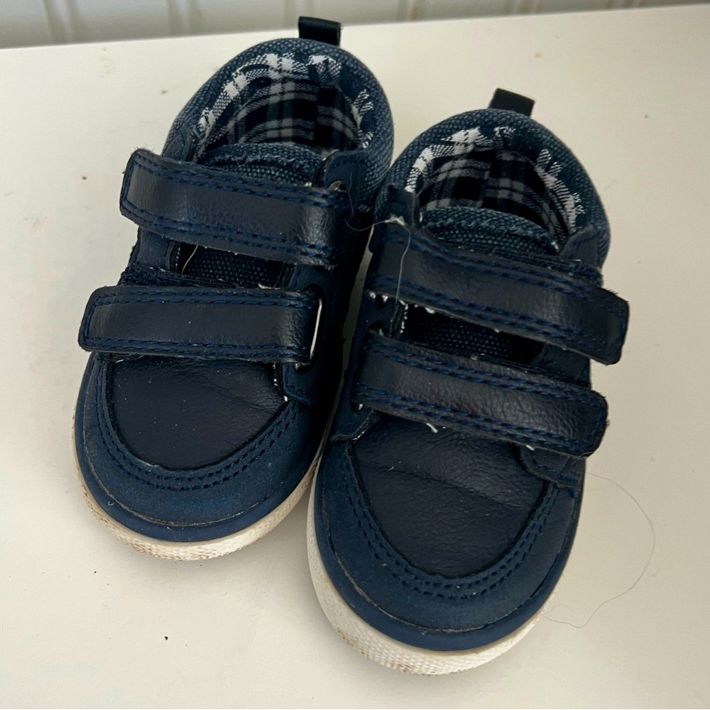 Koala kids casual dress shoes with Velcro.  Toddler Size 4